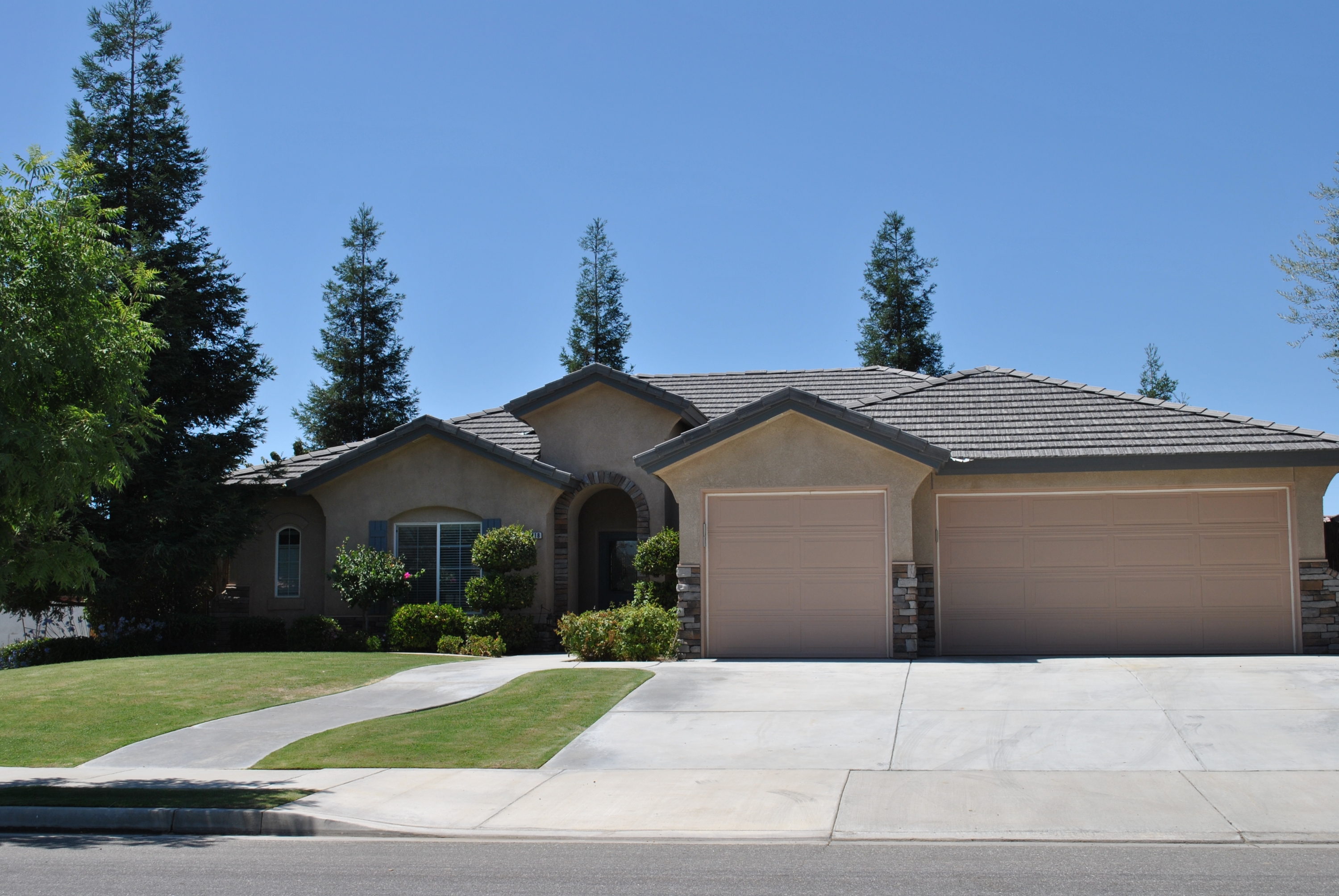 Property main image